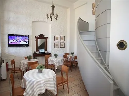 Esperance 1 3* ארמופוליס